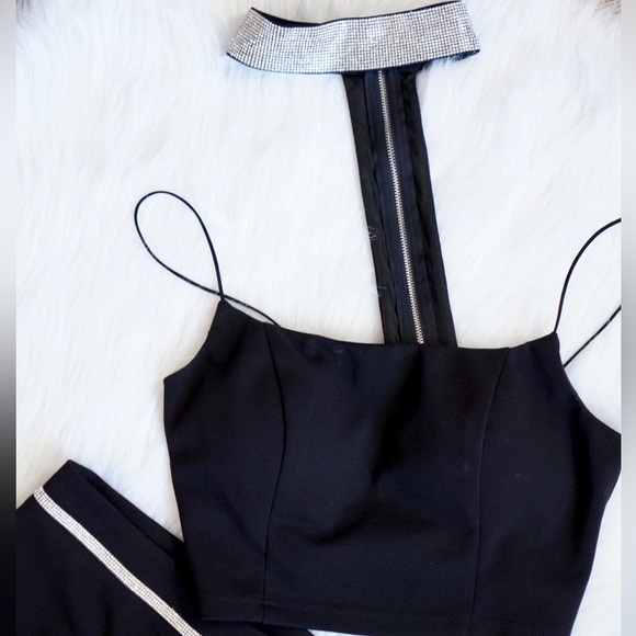 Women’s 2 Piece Set Black Crop Top & Belted Skirt w/ Jeweled Choker - Picture 11 of 12